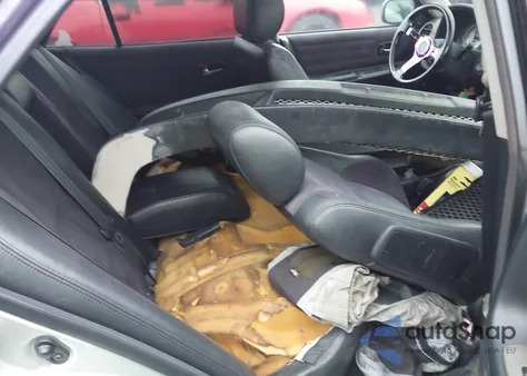 2001 Lexus Is 300 z USA, uszkodzony, nr VIN JTHBD182810009022